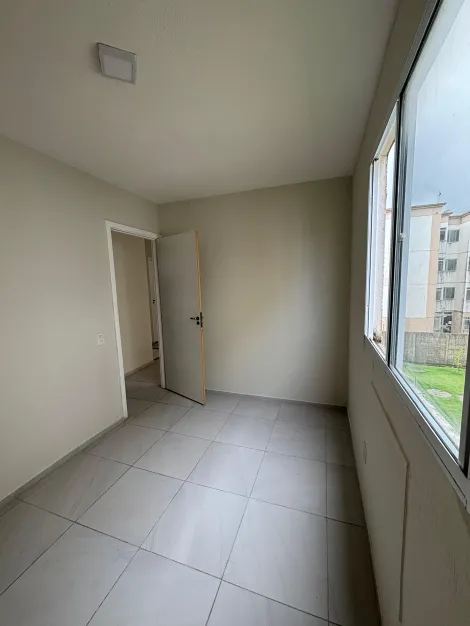 Excelente apartamento localizado em Camaragibe com 41,67m² e área útil.

O imóvel possui sala para dois ambientes, 2 quartos , 1 wc social, cozinha, área de serviço e 1 vaga de garagem.

O condomínio dispõe de salão de festas, sala de jogos, churrasqueira, academia, mini mercado, câmeras de segurança, gás encanado, portaria 24h.

Agende sua visita!