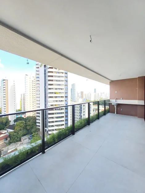 Excelente apartamento com 160m² de área útil, localizado no bairro de Parnamirim. 

O imóvel possui varanda gourmet, sala para dois ambientes, três quartos suítes sendo um com acesso a varanda, lavabo, cozinha, quarto e banheiro de serviço, área de serviço e três vagas de garagem cobertas. 

O condomínio dispõe de espaço gourmet, academia, piscina adulto e infantil, playground, pet place, gás encanado, gerador, bicicletário, portão eletrônico, portaria 24hrs e mais. 

Agende sua visita!