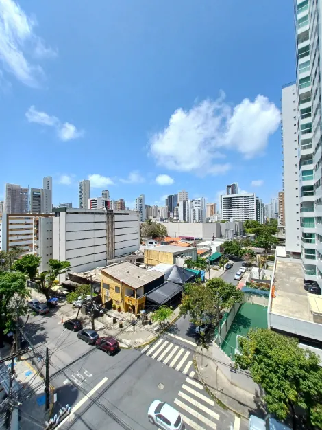 Excelente apartamento localizado em Boa Viagem, com 164,83m² de área útil.

O imóvel possui varanda, sala para dois ambientes, quatro quartos sendo um suíte, banheiro social, cozinha, área de serviço, quarto e banheiro de serviço e três vagas de garagem sendo duas cobertas. 

O edifício dispõe de academia, playground. salão de festas e salão de jogos. 

Agende sua visita!