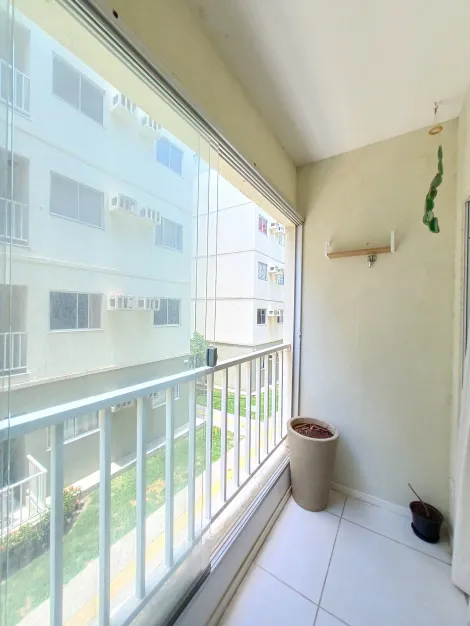 Excelente apartamento localizado no bairro de Candeias, com 47,10m² de área útil.

O imóvel possui varanda, sala para dois ambientes, dois quartos, banheiro social, cozinha, área de serviço e uma vaga e garagem. 

O condomínio dispõe de piscina adulto e infantil, salão de festas, churrasqueira, parquinho, sala de jogos, campo de futebol, brinquedoteca, academia, mini mercado e portaria 24hs.

Agende sua visita!