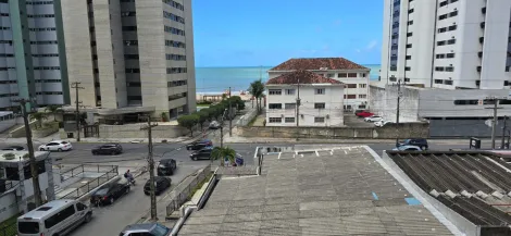 Apartamento com excelente localização no bairro de Piedade, com 166,00m² de área útil.

O imóvel possui varanda, sala para 02 ambientes, 03 quarto sendo 01 suíte reversível, banheiro social, cozinha, área de serviço, quarto e banheiro de serviço e 02 vagas de garagem cobertas.

O condomínio dispõe portaria 24 horas, salão de festas e gás encanado.

Agende agora sua visita!