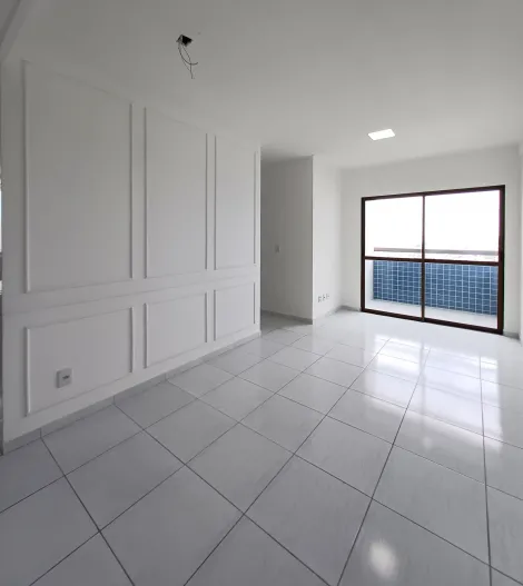 Excelente apartamento localizado na Caxangá, com 64,28m² de área útil.

O imóvel possui varanda, sala para dois ambientes, três quartos sendo um suíte, cozinha, área de serviço e uma vaga de garagem coberta.

O edifício dispõe de área de lazer equipada, com piscina, churrasqueira, espaço gourmet, espaço kids, fitness, quadra poliesportiva e salão de festas.

Agende sua visita!