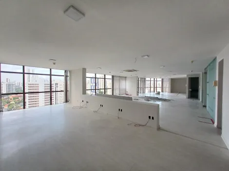 Excelente e ampla sala empresarial com 178,00 m² no bairro das Graças!

O espaço conta com uma recepção moderna e acolhedora, proporcionando um ambiente profissional para receber clientes e parceiros.

A área inclui uma copa bem equipada, perfeita para pausas rápidas e momentos de descontração, além disso, o imóvel dispõe de cinco garagens cobertas, garantindo conforto e segurança para a equipe e visitantes.

Com um layout flexível, a sala pode ser adaptada conforme as demandas do seu negócio, promovendo eficiência e produtividade. Aproveite essa oportunidade para estabelecer sua empresa em um local estratégico e de fácil acesso.
Agende já sua visita!