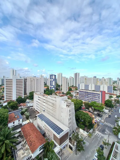 Excelente e ampla sala empresarial com 178,00 m² no bairro das Graças!

O espaço conta com uma recepção moderna e acolhedora, proporcionando um ambiente profissional para receber clientes e parceiros.

A área inclui uma copa bem equipada, perfeita para pausas rápidas e momentos de descontração, além disso, o imóvel dispõe de cinco garagens cobertas, garantindo conforto e segurança para a equipe e visitantes.

Com um layout flexível, a sala pode ser adaptada conforme as demandas do seu negócio, promovendo eficiência e produtividade. Aproveite essa oportunidade para estabelecer sua empresa em um local estratégico e de fácil acesso.
Agende já sua visita!