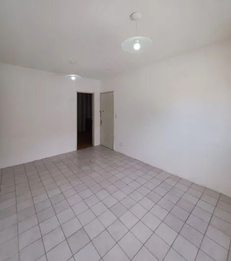 Imóvel com excelente localização no Afogados com 62,38m².

O apartamento dispõe de sala para dois ambientes, dois quartos, wc social, cozinha, área de serviço e 1 vaga de garagem.

Agende sua visita!