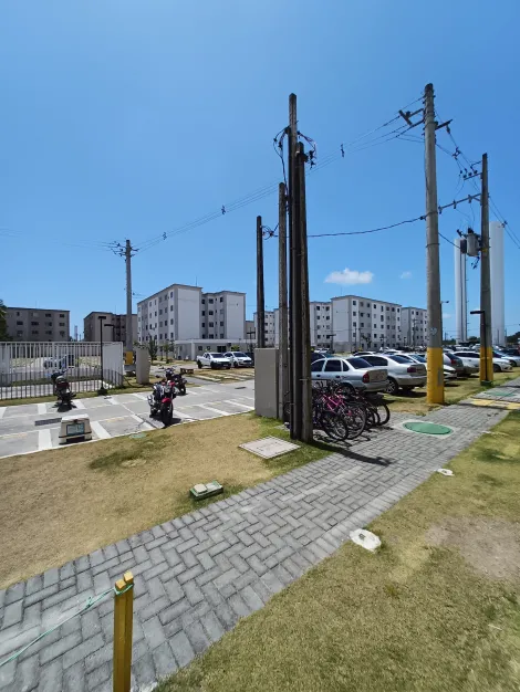 Excelente apartamento localizado em Barra de jangada, com 41,80m² de área construída.

O imóvel possui sala para dois ambientes, dois quartos, cozinha/área de serviço, banheiro social e uma vaga de garagem.

O edifício possui playground, churrasqueira, espaço gourmet, área fitness e salão de festa.

Agende sua visita!