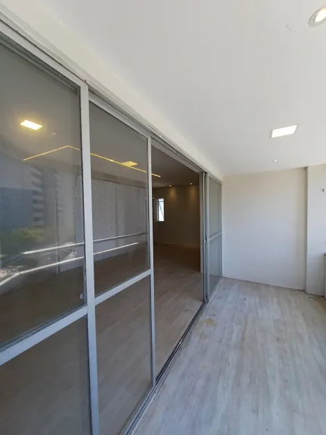 Excelente apartamento localizado em Piedade, com 132,38m² de área útil.

O imóvel possui varanda, sala para dois ambientes, três quartos sendo um suíte, banheiro social, cozinha, área de serviço, quarto e banheiro de serviço e duas vagas de garagem cobertas. 

O condomínio dispõe de portão eletrônico e espaço gourmet com churrasqueira.

Agende agora sua visita!