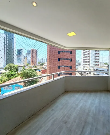 Excelente apartamento localizado em Piedade, com 132,38m² de área útil.

O imóvel possui varanda, sala para dois ambientes, três quartos sendo um suíte, banheiro social, cozinha, área de serviço, quarto e banheiro de serviço e duas vagas de garagem cobertas. 

O condomínio dispõe de portão eletrônico e espaço gourmet com churrasqueira.

Agende agora sua visita!