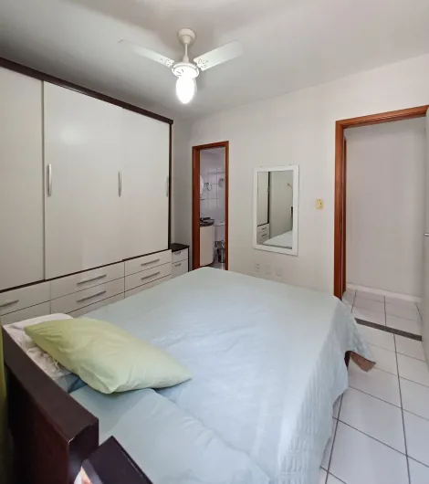 Apartamento com excelente localização em Boa Viagem por traz do Parque Dona Lindu, com 80m² de área útil.

O imóvel possui varanda, sala para dois ambientes, três quartos sendo um suíte, banheiro social, cozinha, área de serviço, banheiro de serviço, quarto de serviço e uma vaga de garagem coberta.

O condomínio dispõe de churrasqueira, piscina, espaço gourmet, salão de festa, sauna, playground, quadra poliesportiva, gás encanado, gerador, portaria 24hrs e portão eletrônico.

Agende sua visita!