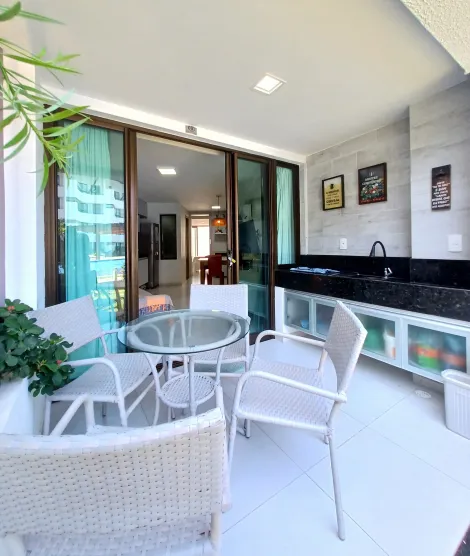 Excelente apartamento mobiliado localizado em Campas/Tamandaré, a apenas 250 metros da Praia do Carneiros.

o imóvel possui 51,83m² de área construída, varanda gourmet com acesso a piscina, sala para dois ambientes, um quarto, cozinha, banheiro, área de serviço e uma vaga de garagem. 

O condomínio dispõe de piscina adulto e infantil, espaço gourmet, espaço kids, academia, playground, gás encanado, portaria 24hrs e portão eletrônico. 

Agende sua visita!