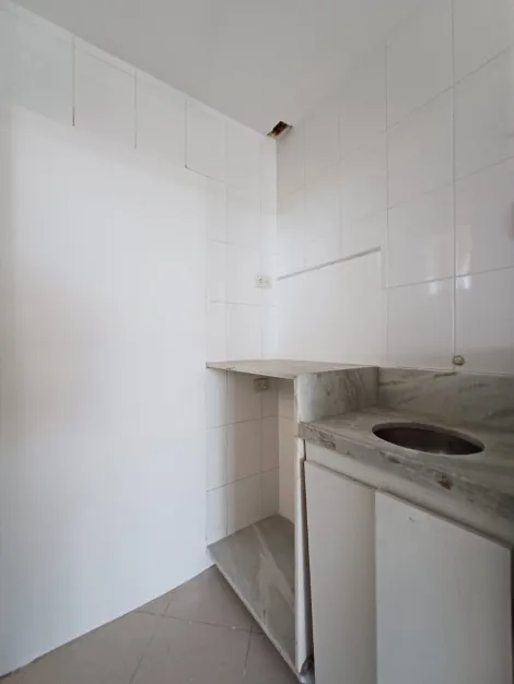 Sala comercial com excelente localização no bairro de Boa Viagem.

Sala ampla com 25m² de área privativa, banheiro e uma vaga de garagem.

Agende agora sua visita!