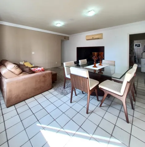 Excelente apartamento com localização privilegiada no bairro de Boa viagem!

O imóvel possui 118 m²de área útil, sala para 02 ambientes, 03 quartos sendo 02 suítes, banheiro social, cozinha, área de serviço, quarto e banheiro de serviço e 01 vaga de garagem coberta. 

O edifício dispõe de portaria 24hs e salão de festas.
agende agora sua visita!