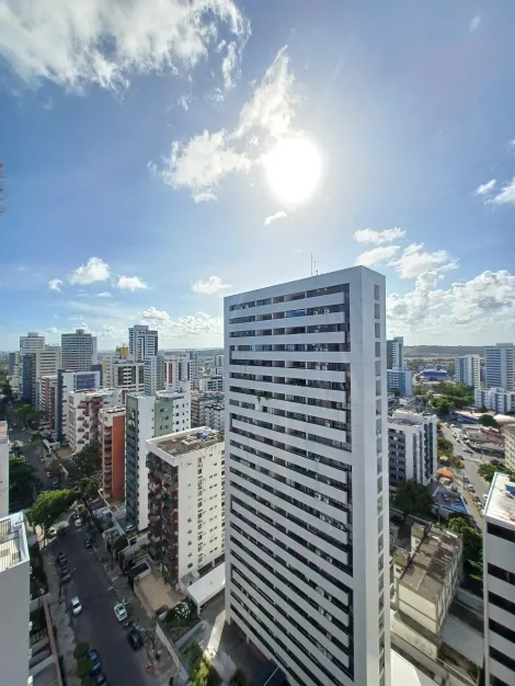 Excelente apartamento mobiliado com 50.70m² de área construída em Boa Viagem. 

O imóvel possui varanda, sala para dois ambientes, um quarto, banheiro social, cozinha e uma vaga de garagem rotativa coberta. 

O condomínio dispõe de academia, piscina adulto, quadra poliesportiva, salão de festas, sauna, gerador, gás encanado, portaria 24hrs e portão eletrônico. 

Agende sua visita.