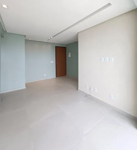 Apartamento com excelente localização na Madalena!
Este imóvel conta com 55m² de área útil e oferece uma estrutura completa, com varanda, sala para dois ambientes, dois quartos (sendo um deles suíte), banheiro social, cozinha, área de serviço.

O condomínio oferece diversas opções de lazer e segurança, incluindo campo de futebol, churrasqueira, academia, piscina adulto, playground, salão de festas, portaria 24 horas e câmeras

Agende sua visita.