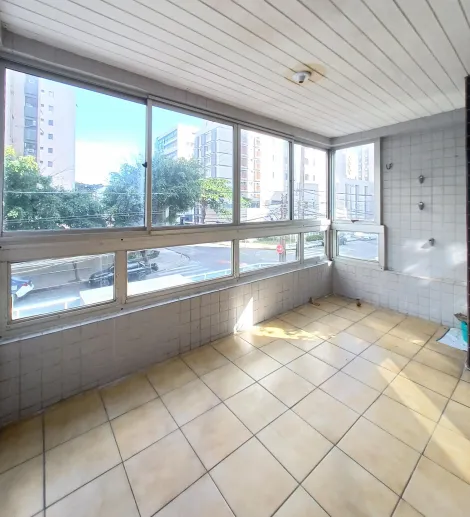 Apartamento de 182,00m² de área privativa, com excelente localização no bairro de Boa Viagem. 

O imóvel possui sala para três ambientes com varanda integrada, três quartos sendo dois suítes e um com closet, banheiro social, cozinha, quarto e banheiro de serviço, área de serviço e duas vagas de garagem cobertas. 

O condomínio dispõe de salão de festa, gás encanado, gerador, portão eletrônico e portaria 24hrs.

Agende sua visita!