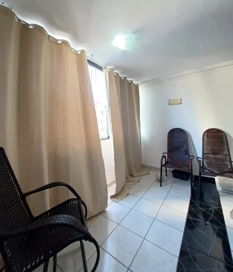 Apartamento com excelente localização no bairro de Piedade, com 155,03m² de área útil.

O imóvel possui sala para dois ambientes com varanda integrada, três quartos sendo um suíte com closet, banheiro social, cozinha, área de serviço, quarto e banheiro de serviço e duas vagas de garagem cobertas. 

O edifício dispõe de playground, portão eletrônico e portaria 24hs. 

Agende sua visita!