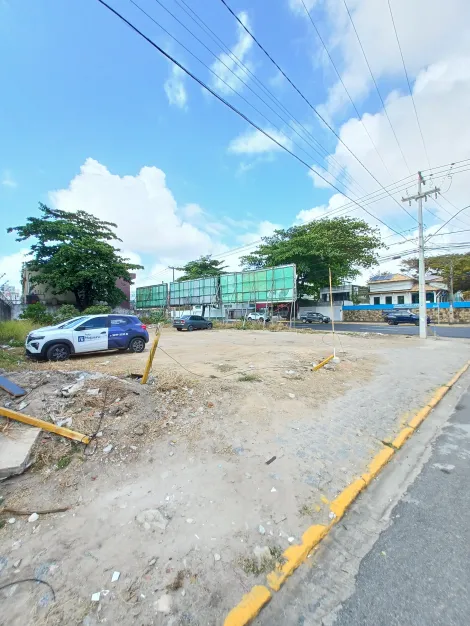 Lote com excelente localização no bairro de Piedade!

Com área total de 750,00m², sendo 37,50m² de comprimento dos lados, 20,00M² de comprimento de faixada e 20,00M² de fundo. 
Para diversos tipos de comércios.

Agende sua visita!