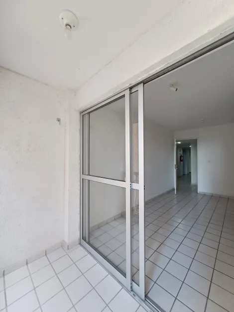 Apartamento com excelente localização em em Tejipió. 

O imóvel possui 56,71m², varanda, sala para dois ambientes, três quartos sendo um suíte, wc social, cozinha, área de serviço. 

Gás encanado, portaria. Agende sua visita!