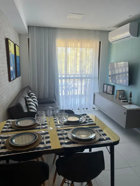 Excelente apartamento mobiliado localizado na Praia do Cupe próximo à Porto de Galinhas, com 53,30m² de área útil.

O imóvel possui varanda gourmet, sala para dois ambientes, dois quartos sendo um suíte, wc social, cozinha e uma vaga de garagem.

O condomínio dispõe de salão de festas, salão de jogos, quadra de tênis, quadra poliesportiva, playground, piscina adulto e infantil, academia, espaço kids, espaço gourmet e mais.

Agende sua visita!