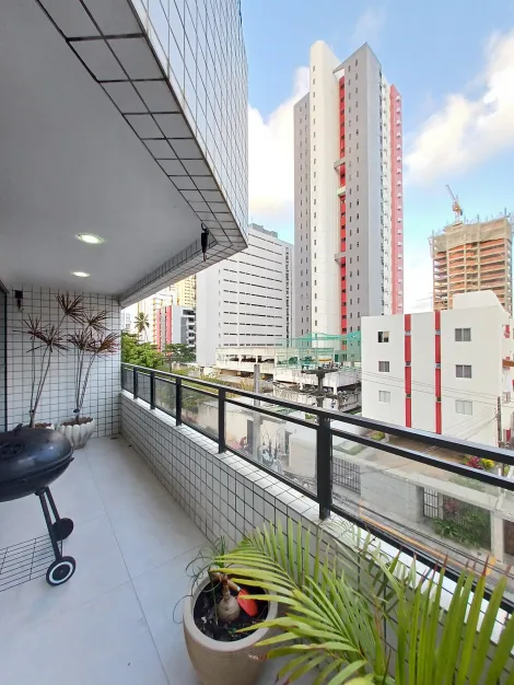 Excelente apartamento localizado em Piedade, com 118,50m² e próximo a Padaria Globo.

O imóvel possui varanda, sala para dois ambientes, 3 quartos sendo 1 suíte com banheira, wc social, cozinha, área de serviço e 2 vagas de garagem.

O edifício dispõe de salão de festas, salão de jogos, piscina adulto e infantil, quadra poliesportiva, churrasqueira, câmeras de segurança, gás encanado, gerador, portão eletrônico, portaria 24hs.

Agende sua visita!