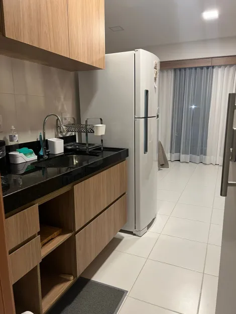 Excelente flat mobiliado localizado em Muro Alto, próximo ao mar.

O imóvel possui 29,93m² de área privativa, varanda, sala/quarto, banheiro, cozinha e uma vaga de garagem.

O empreendimento dispõe de piscina adulto e infantil, deck molhado, quadra poliesportiva, playground, espaço relax, sala de jogos, espaço kids, espaço fitness, salão de festas e mais!

Agende sua visita!