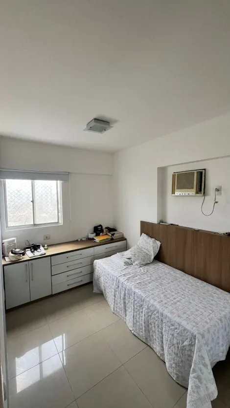 Apartamento com excelente localização no bairro da Madalena. 

O imóvel possui 47,79 m² de área construída, sala para 02 ambientes, 02 quartos sendo 01 suíte, banheiro social, cozinha, área de serviço, 01 vaga de garagem coberta.

O condomínio dispõe churrasqueira, espaço gourmet, piscina adulto, salão de festa, espaço kids, portaria 24 horas, câmeras de segurança.

Agende agora sua visita!