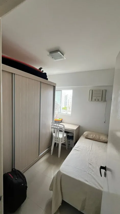 Apartamento com excelente localização no bairro da Madalena. 

O imóvel possui 47,79 m² de área construída, sala para 02 ambientes, 02 quartos sendo 01 suíte, banheiro social, cozinha, área de serviço, 01 vaga de garagem coberta.

O condomínio dispõe churrasqueira, espaço gourmet, piscina adulto, salão de festa, espaço kids, portaria 24 horas, câmeras de segurança.

Agende agora sua visita!