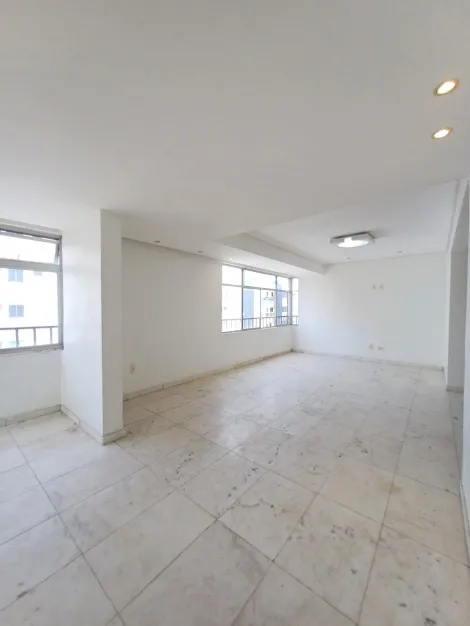 Excelente apartamento localizado em Piedade com 156,71m².

O imóvel possui varanda, sala para dois ambientes, 3 quartos sendo 1 suite com varanda , 1 banheiro social, quarto e banheiro de serviço, área de serviço e 1 vaga de garagem coberta

O edifício dispõe de Câmeras de segurança, Portão eletrônico.

Agende sua visita!


*Consultar Regularização*